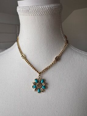 Gucci Gold-Tone Chain Necklace with Turquoise Flower Pendant